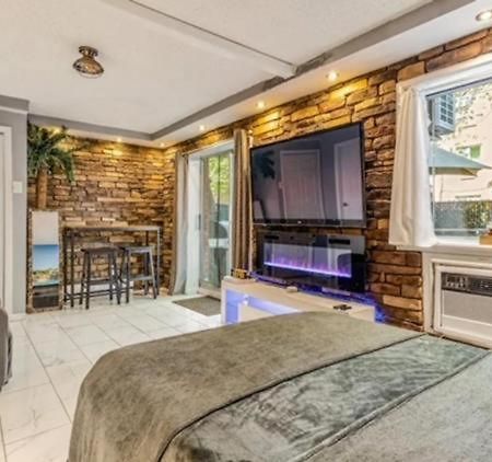 Brooklyn Spacious Space With Private Entrance, Bathroom, & Backyard - Full-Kitchen New York Bagian luar foto