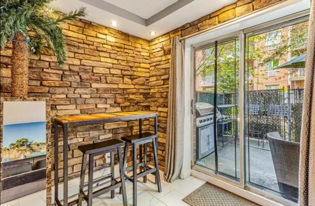 Brooklyn Spacious Space With Private Entrance, Bathroom, & Backyard - Full-Kitchen New York Bagian luar foto